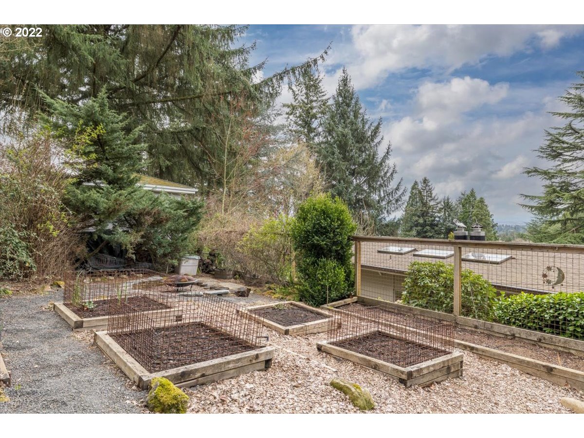 3837 Southwest Dosch Road Portland, OR 97239 - Photo 28 of 32 a view of a backyard
