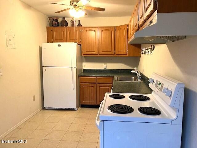 260 Pittsfield Road, Unit B14 Lenox, MA 01240 - Photo 6 of 22 kitchen