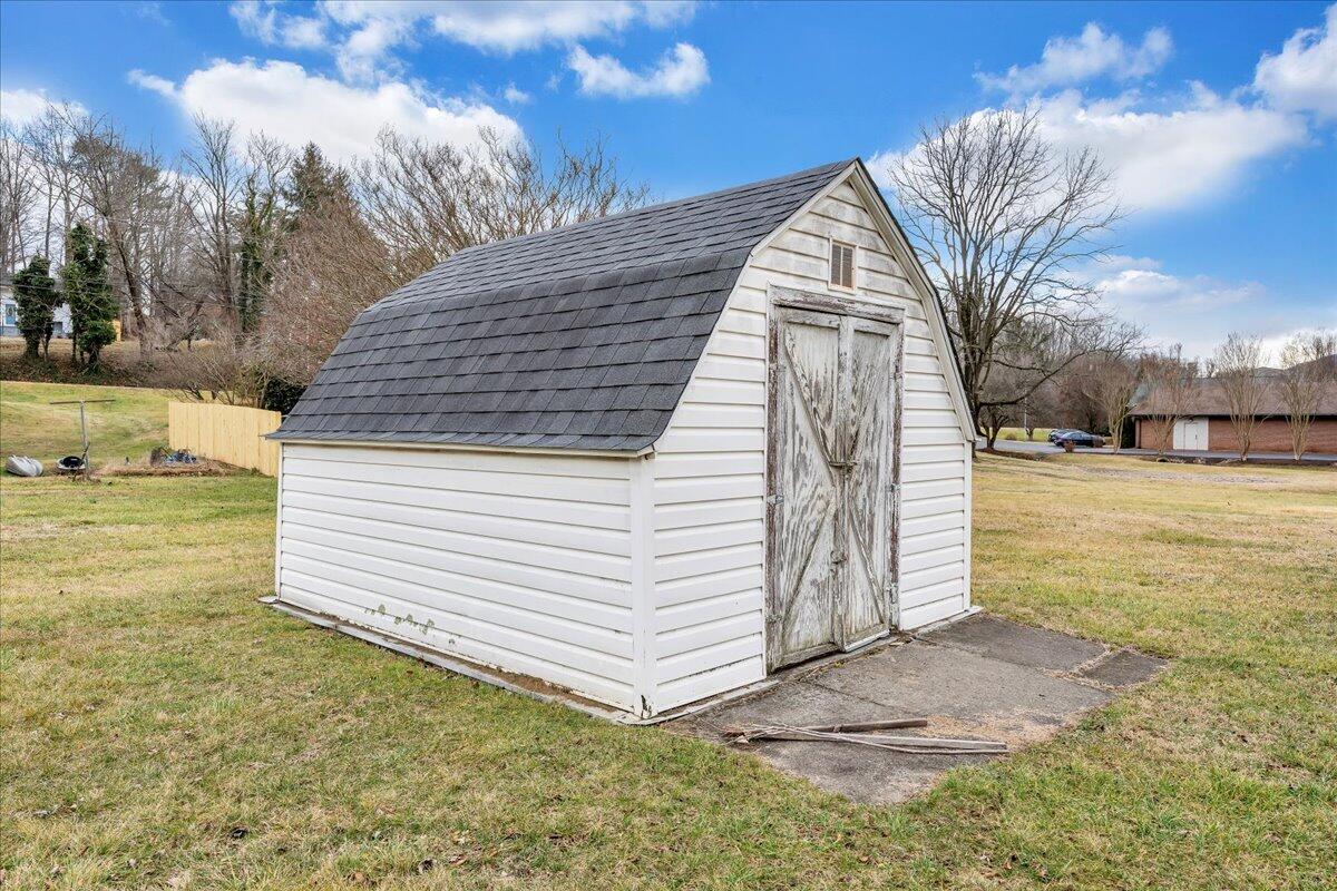 3529 Robyn Road Southwest Roanoke, VA 24015 - Photo 42 of 45 46-MIB00997