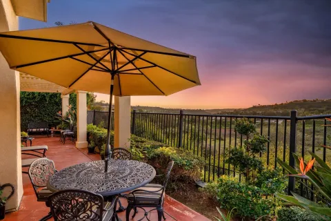 $1,895,000 | 6277 Paseo Privado, Carlsbad, CA 92009