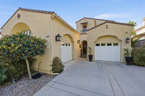 $1,895,000 | 6277 Paseo Privado, Carlsbad, CA 92009