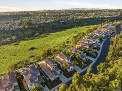 $1,895,000 | 6277 Paseo Privado, Carlsbad, CA 92009