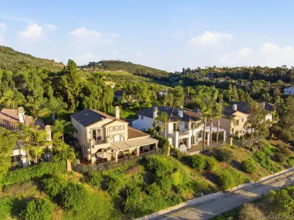 $1,895,000 | 6277 Paseo Privado, Carlsbad, CA 92009