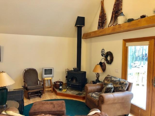 916 2 Mile Road Blanchard, MI 49310 - Photo 4 of 17 Living Area