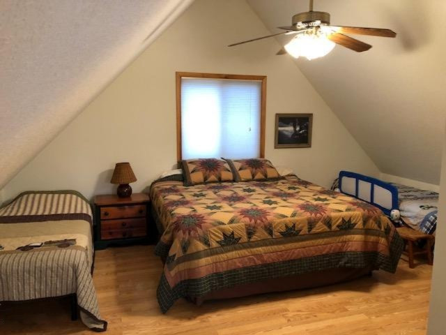 916 2 Mile Road Blanchard, MI 49310 - Photo 10 of 17 Loft/Bedroom UP