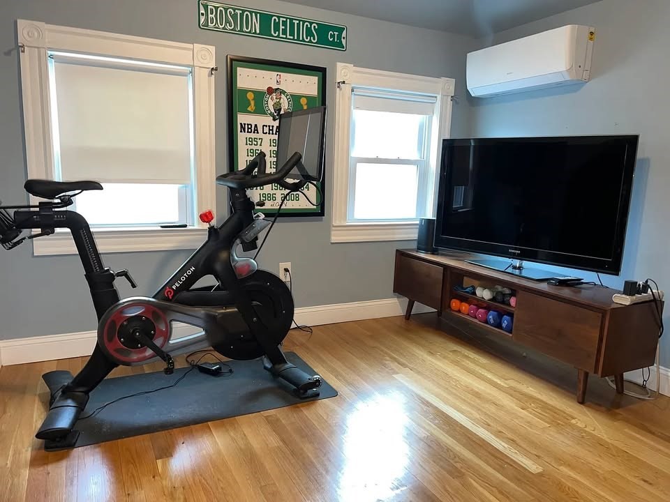 29 Richie Road, Unit 2 Quincy, MA 02169 - Photo 18 of 30 a room with furniture and window
