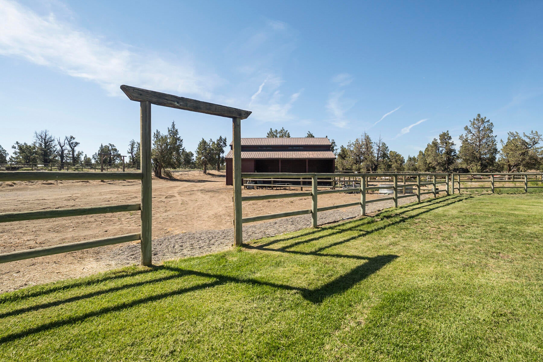 24055 Dodds Road Bend, OR 97701 - Photo 50 of 61 Arena & Barn
