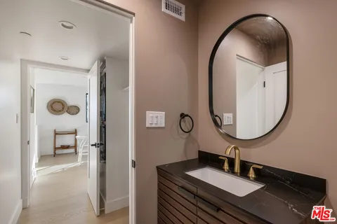 $1,395,000 | 5240 Barker Drive, Los Angeles, CA 90042