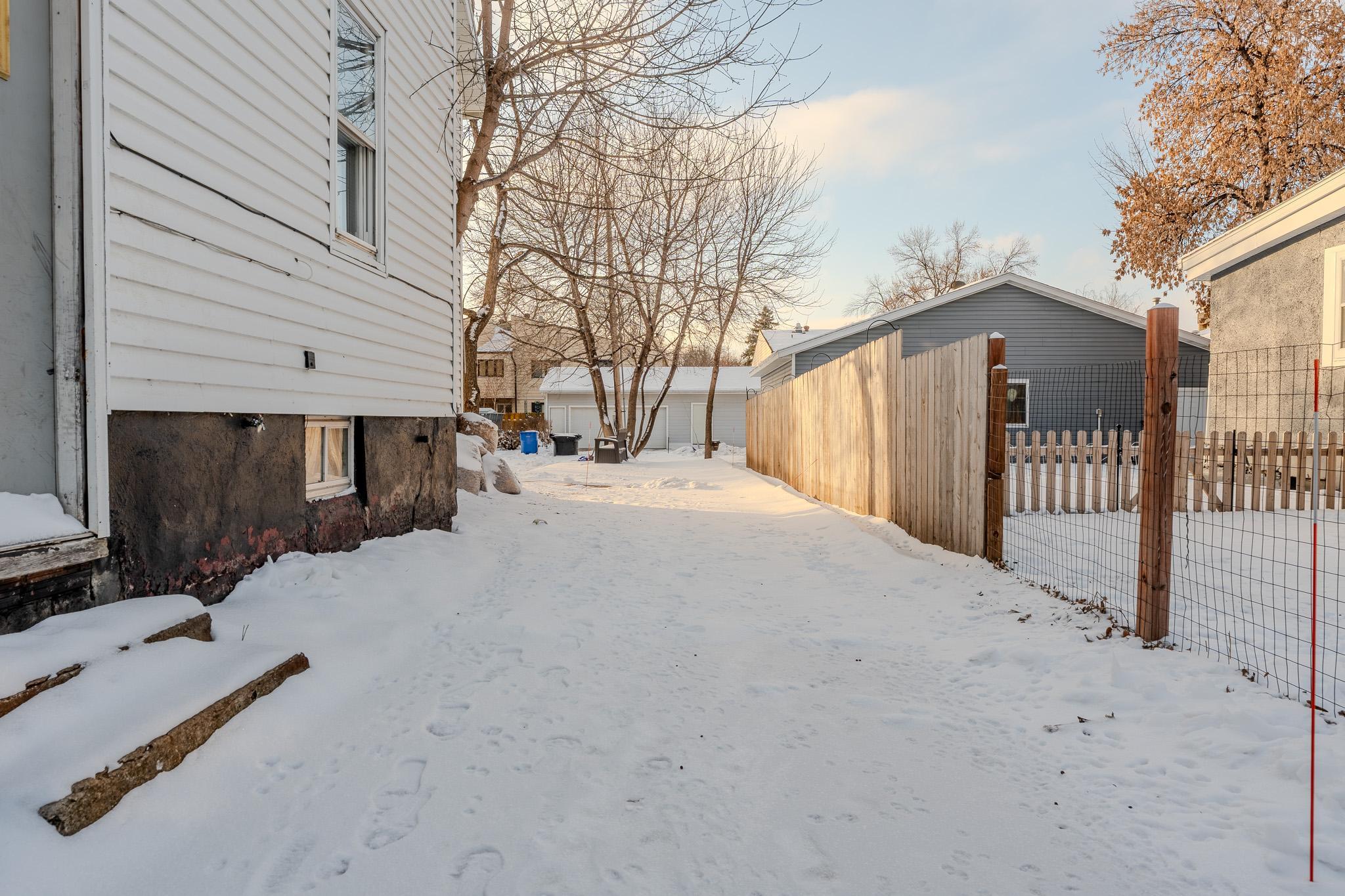 817 9th Street South Fargo, ND 58103 - Photo 5 of 30