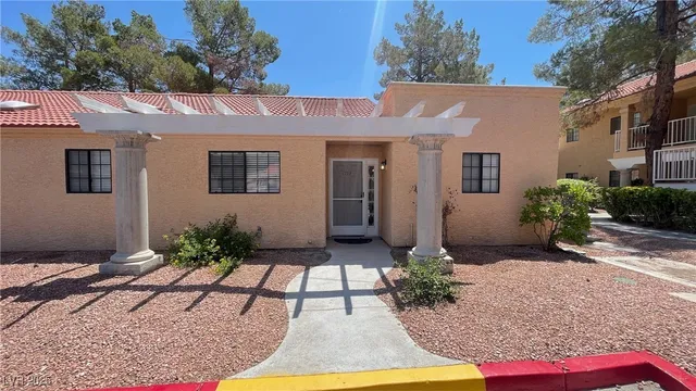 $1,700 | 2851 South Valley View Boulevard, Unit 1153, Las Vegas, NV 89102