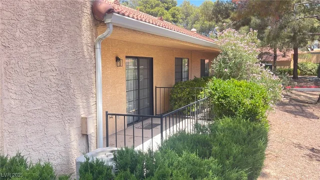 $1,700 | 2851 South Valley View Boulevard, Unit 1153, Las Vegas, NV 89102