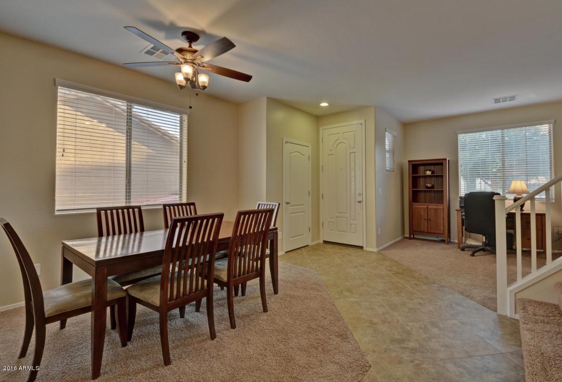 2065 South Martingale Road Gilbert, AZ 85295 - Photo 4 of 28 5483135_4_0