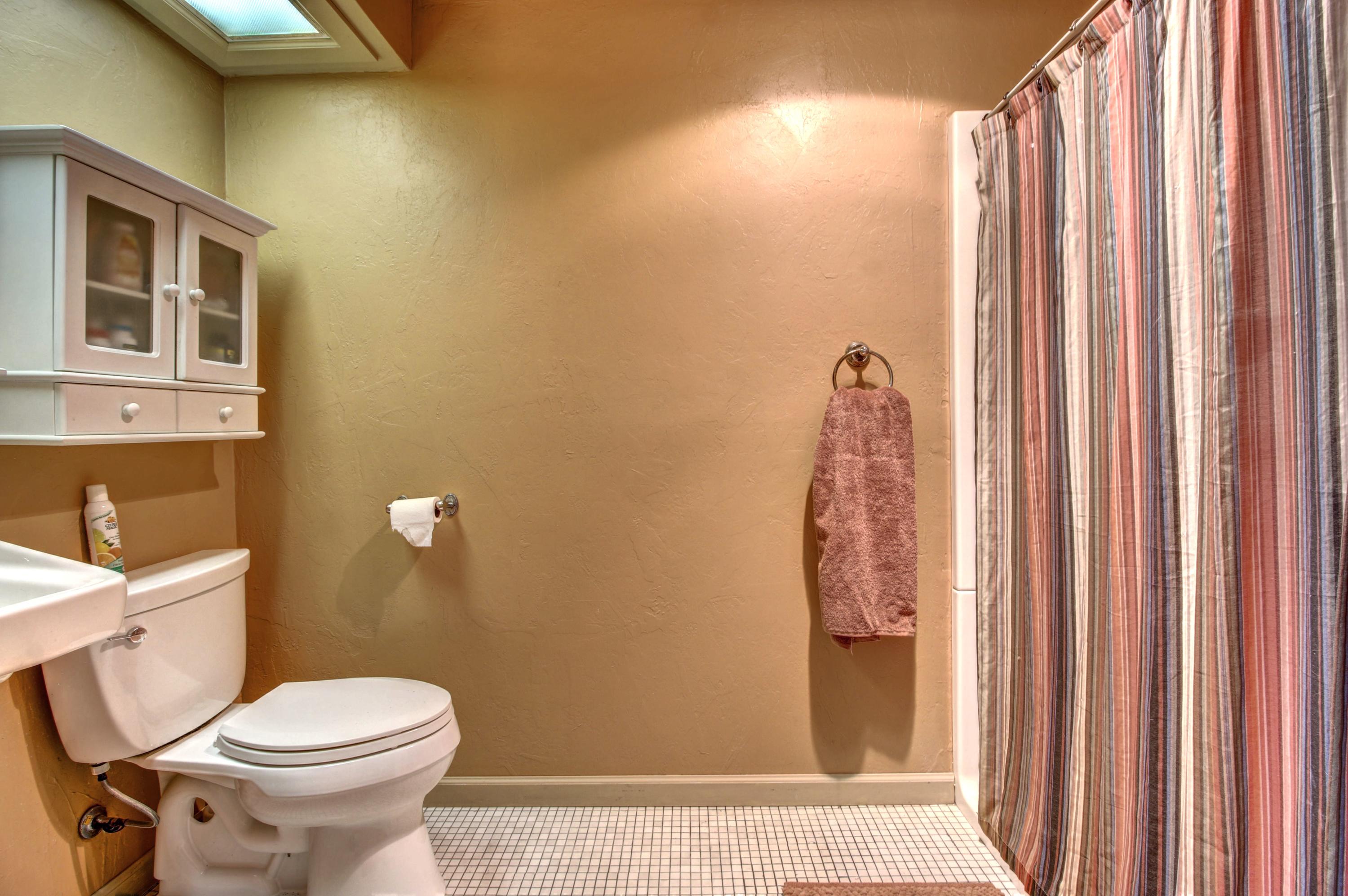 3055 Burrell Road Medford, OR 97501 - Photo 17 of 45 03a Master Batha