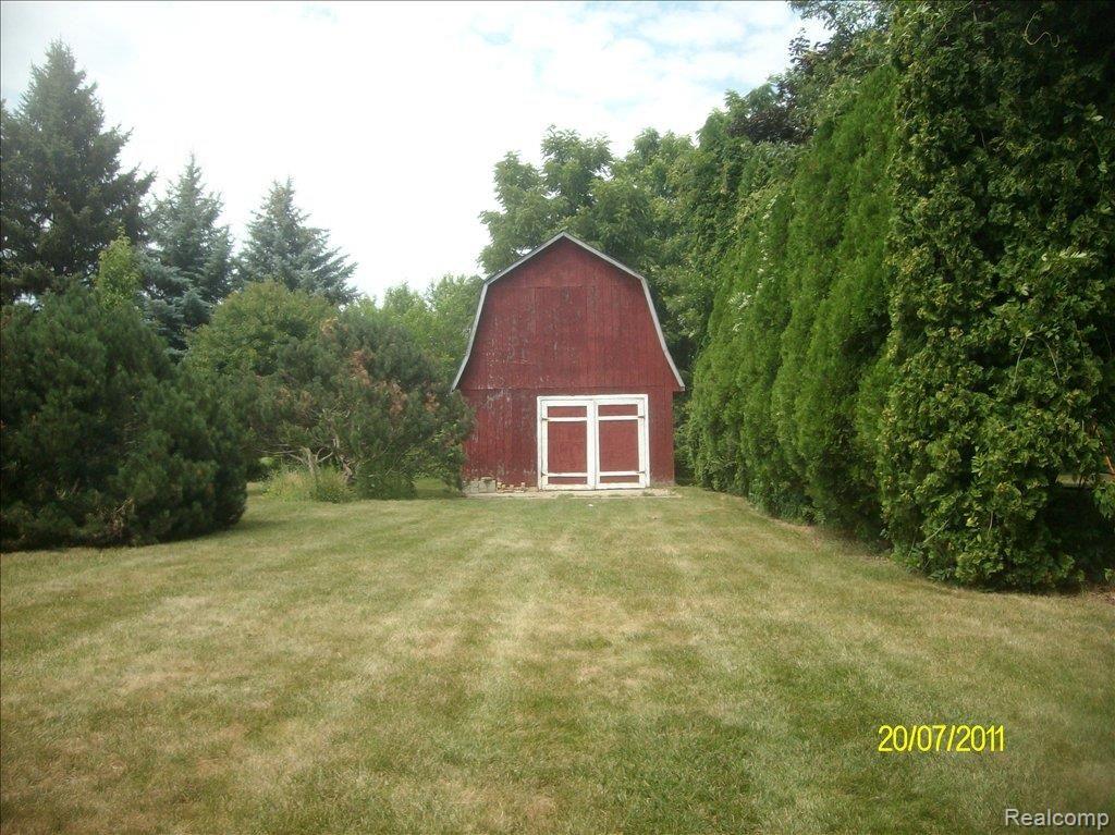 3424 East Rolston Road Fenton, MI 48430 - Photo 7 of 10 SANY0074.JPG