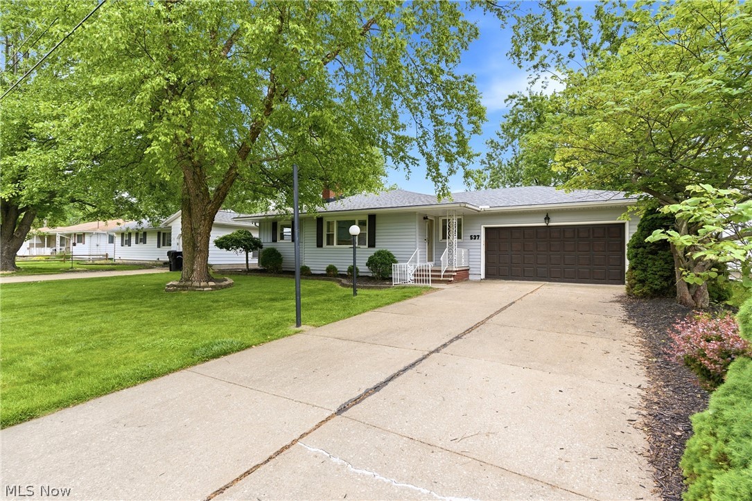537 Randall Road Elyria, OH 44035 - Photo 4 of 49