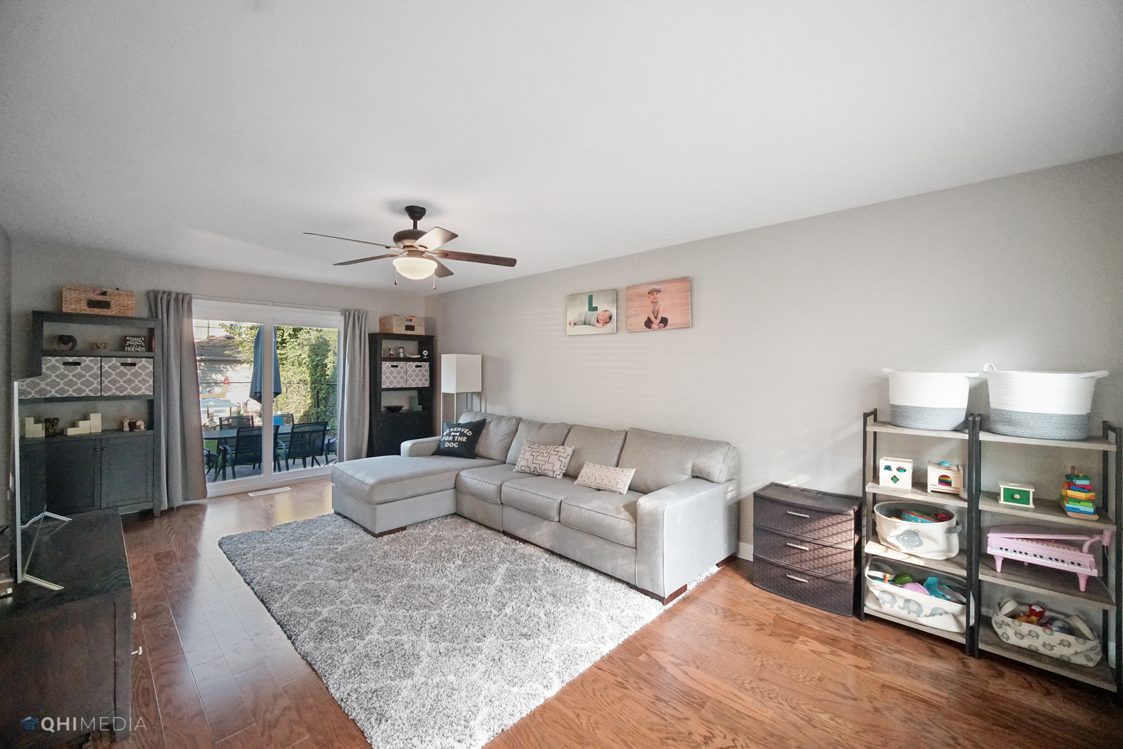 1310 Good Avenue Park Ridge, IL 60068 - Photo 5 of 26 a living room with furniture and a window