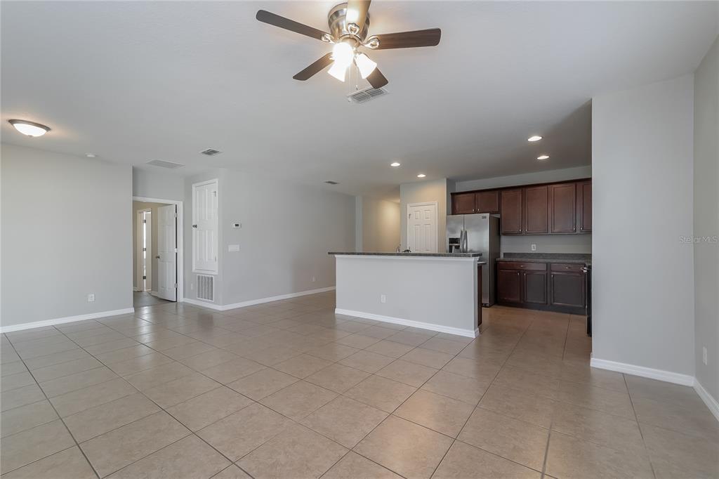 122 Vitoria Road Davenport, FL 33837 - Photo 2 of 15