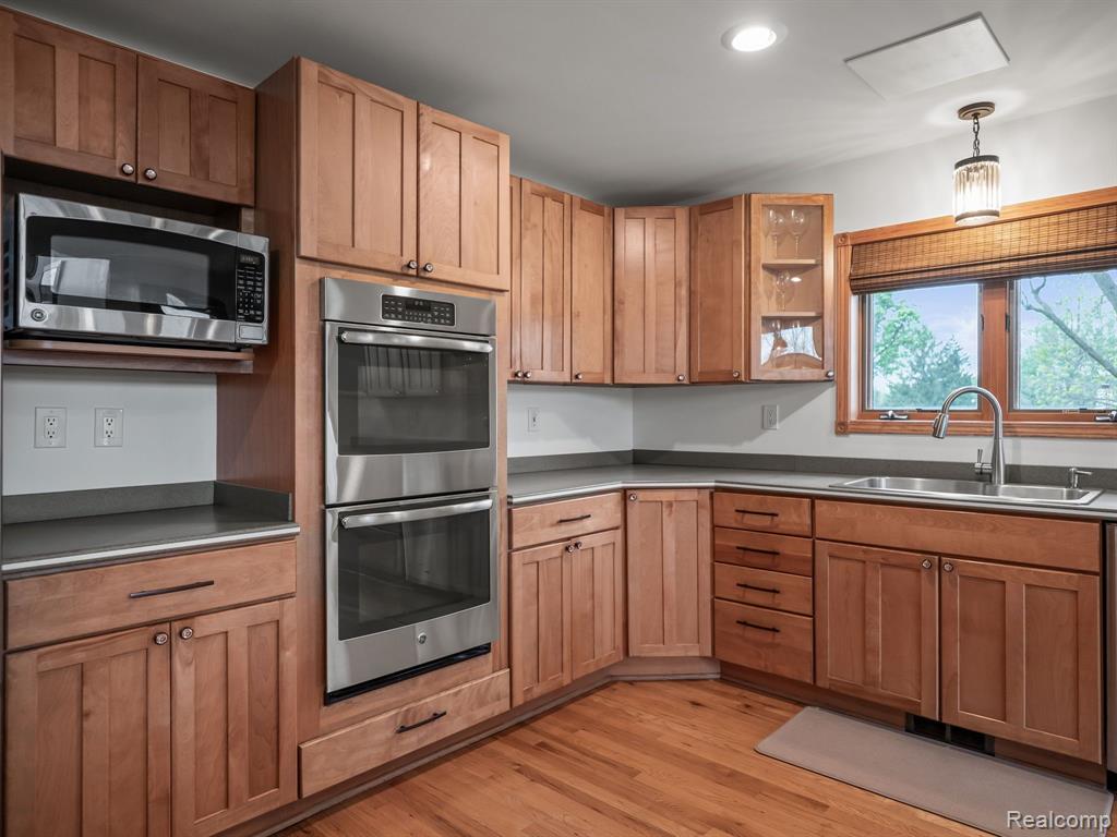 11099 Fenton Road Fenton, MI 48430 - Photo 5 of 47