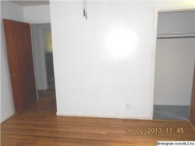 1009 Rutledge Way Fairfield, AL 35064 - Photo 3 of 7
