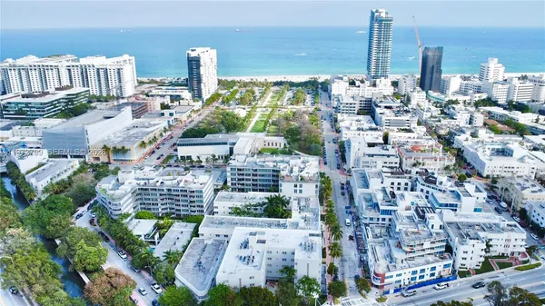 a picture of city view