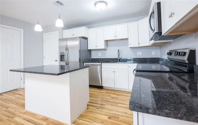 $2,500 | 13 Gray Coach Lane, Unit 1315, Cranston, RI 02921