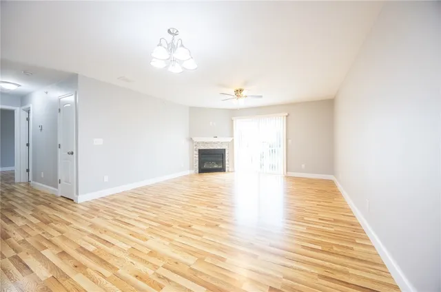 $2,500 | 13 Gray Coach Lane, Unit 1315, Cranston, RI 02921