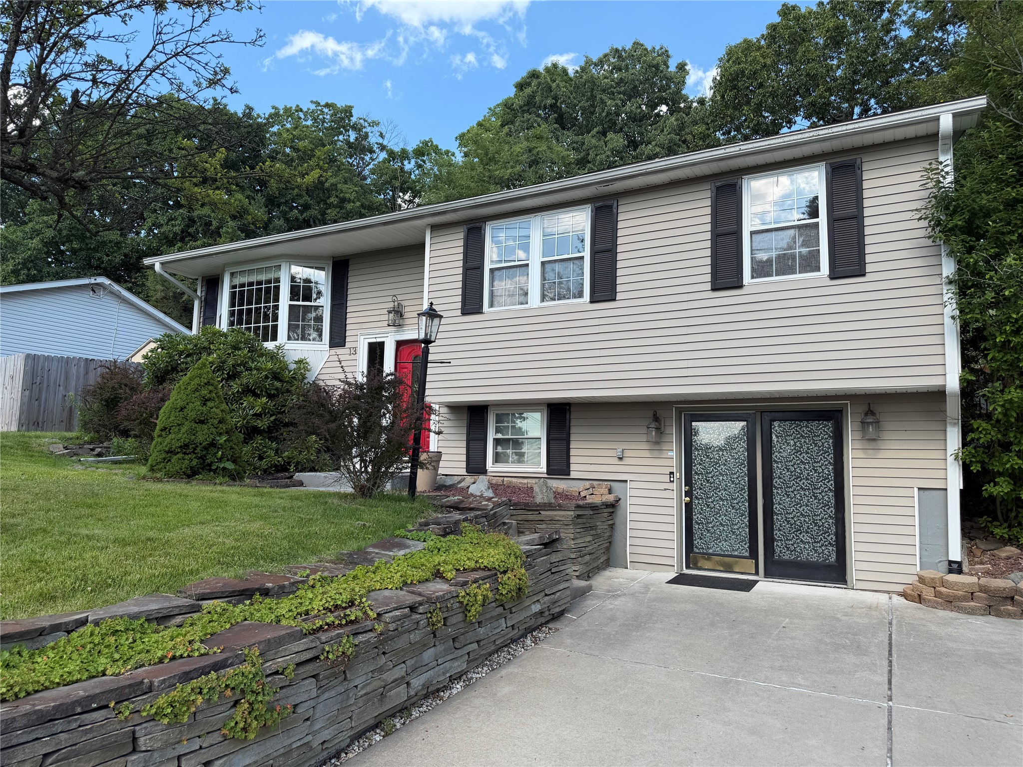 13 Spring Street Binghamton, NY 13903 - Photo 3 of 43
