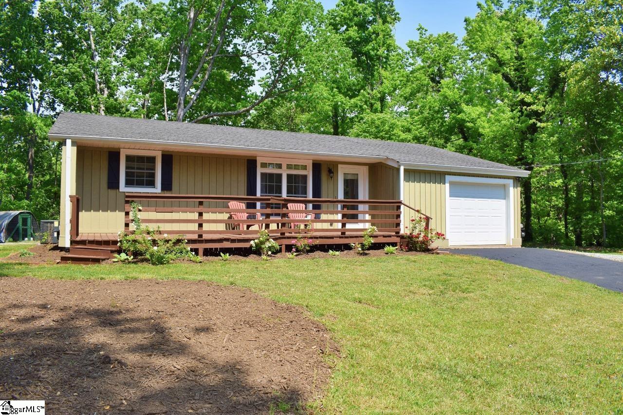 1602 Butter Street Landrum, SC 29356 - Photo 3 of 32 Gallery Image 3