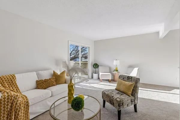 $199,900 | 411 Dorland Place South, Maplewood, MN 55119