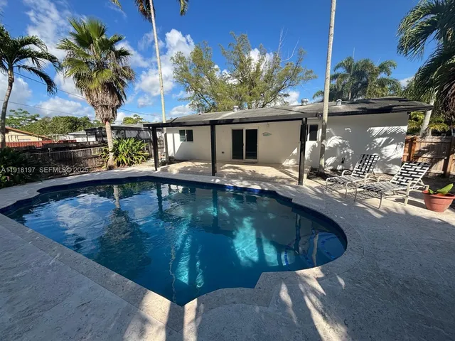 $4,000 | 2900 Southwest 16th Street, Fort Lauderdale, FL 33312