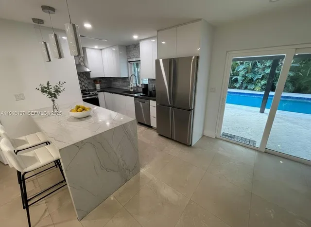 $4,000 | 2900 Southwest 16th Street, Fort Lauderdale, FL 33312