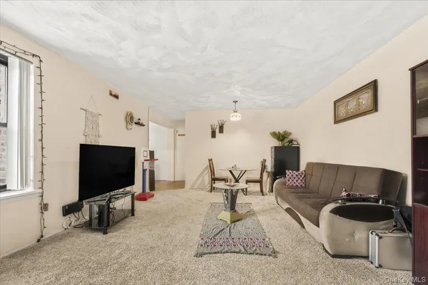 $275,000 | 204-15 Foothill Avenue, Unit B44 | Holliswood