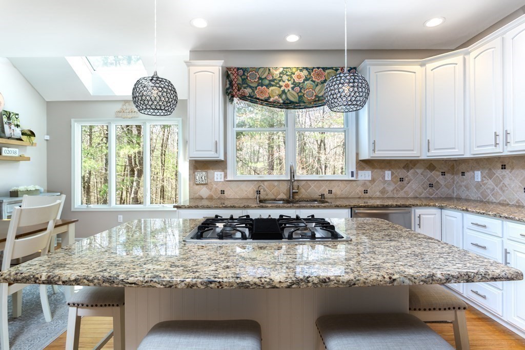 53 Hancock Road Franklin, MA 02038 - Photo 11 of 42 Gallery Image 11