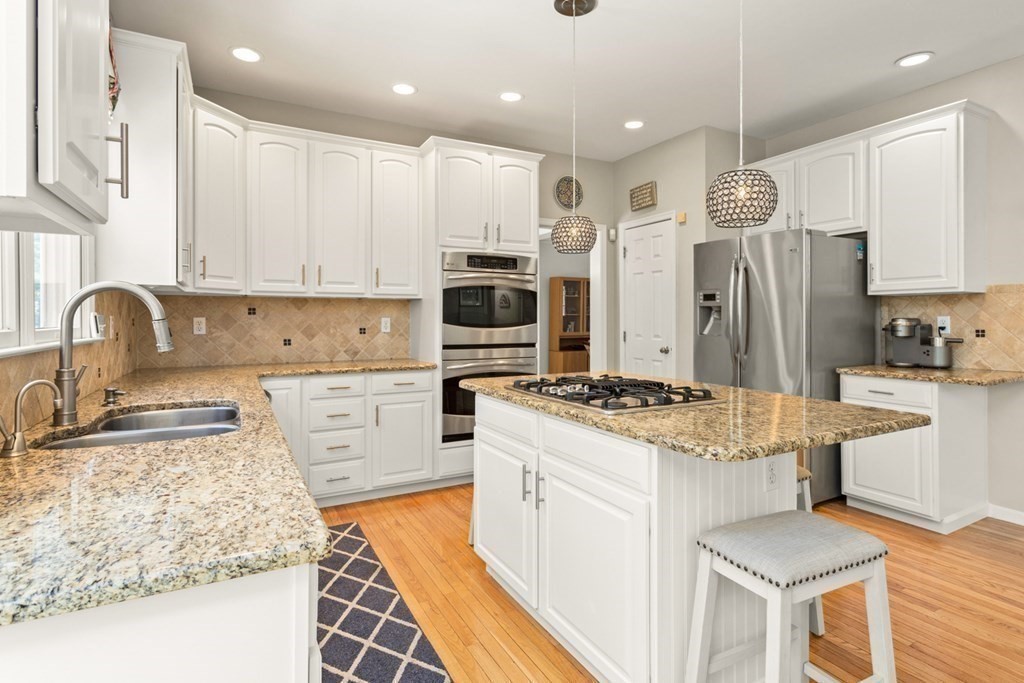 53 Hancock Road Franklin, MA 02038 - Photo 12 of 42 Gallery Image 12