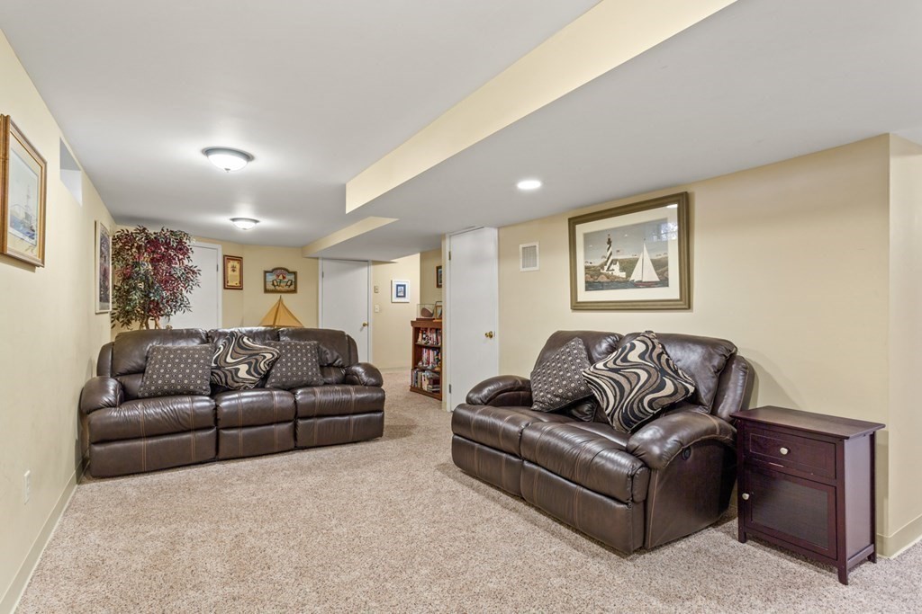 53 Hancock Road Franklin, MA 02038 - Photo 37 of 42 Gallery Image 37