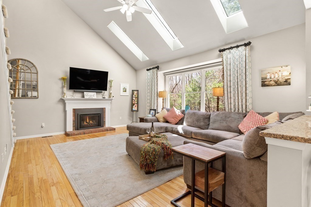 53 Hancock Road Franklin, MA 02038 - Photo 4 of 42 Gallery Image 4