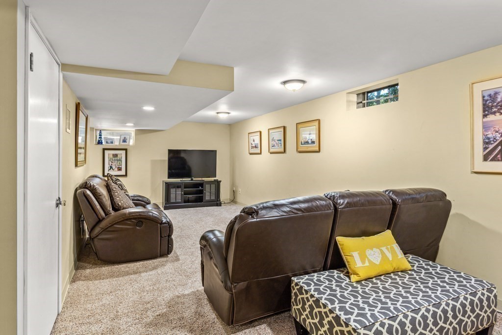53 Hancock Road Franklin, MA 02038 - Photo 6 of 42 Gallery Image 6