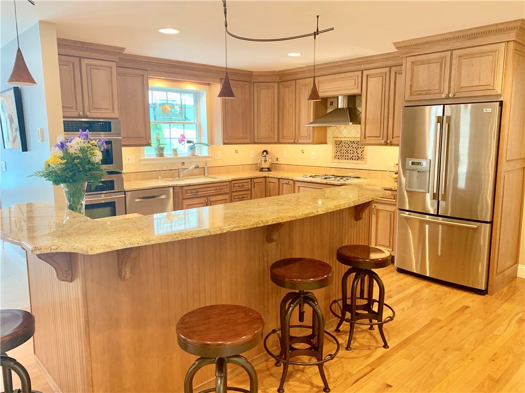 176 Wickham Road North Kingstown, RI 02852 - Photo 7 of 25