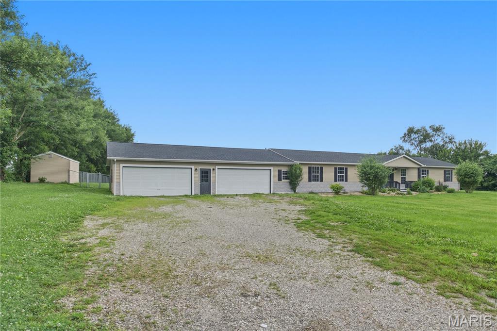 3933 Cherokee Trail Edwardsville, IL 62025 - Photo 4 of 59