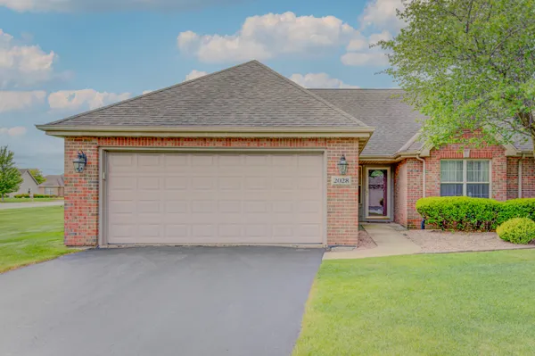 $330,000 | 2028 Wildwood Circle, Highland, IN 46322