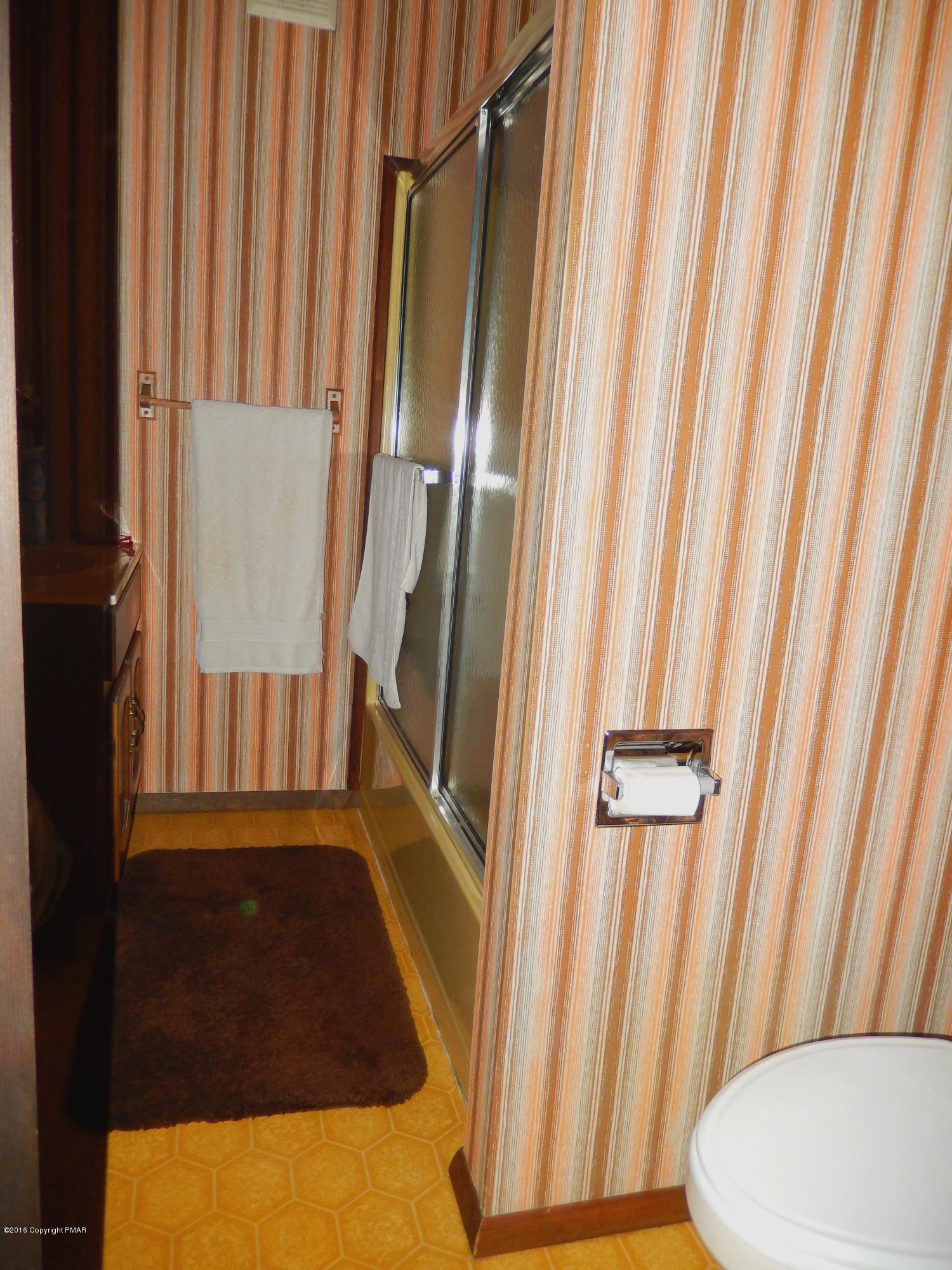 148 Salisbury Road Bushkill, PA 18324 - Photo 20 of 56 DSCN2500