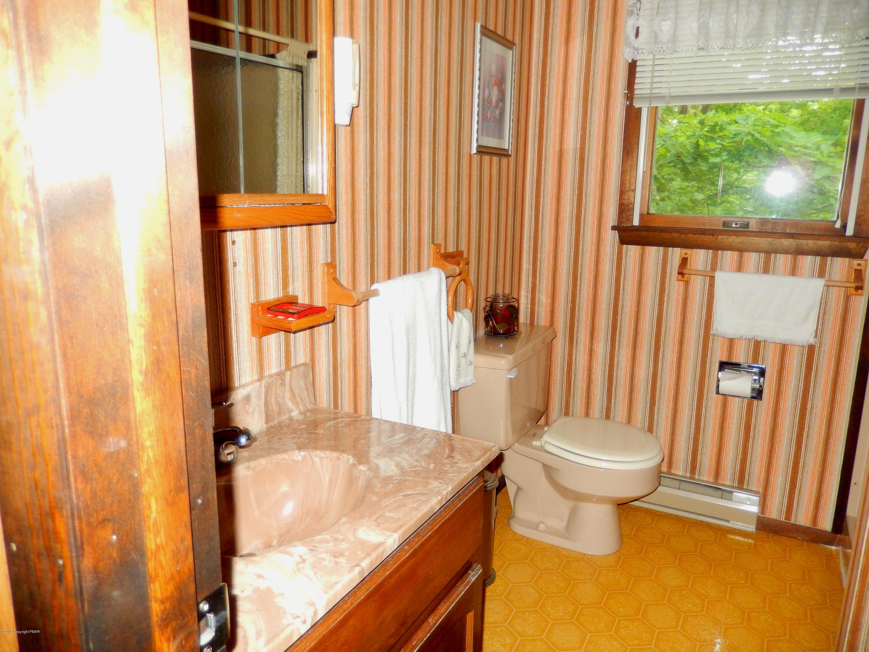 148 Salisbury Road Bushkill, PA 18324 - Photo 27 of 56 DSCN2478