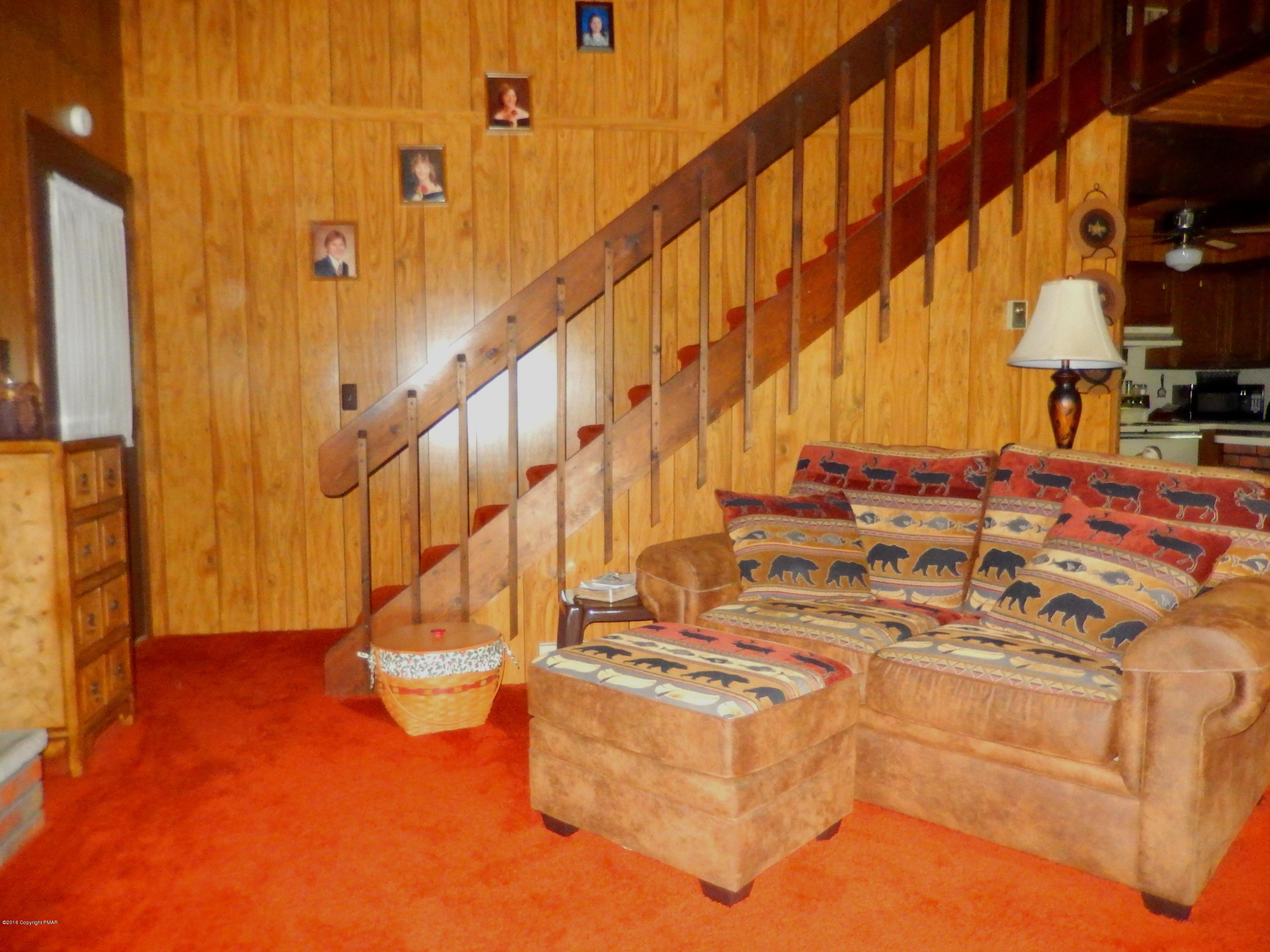 148 Salisbury Road Bushkill, PA 18324 - Photo 6 of 56 DSCN2504
