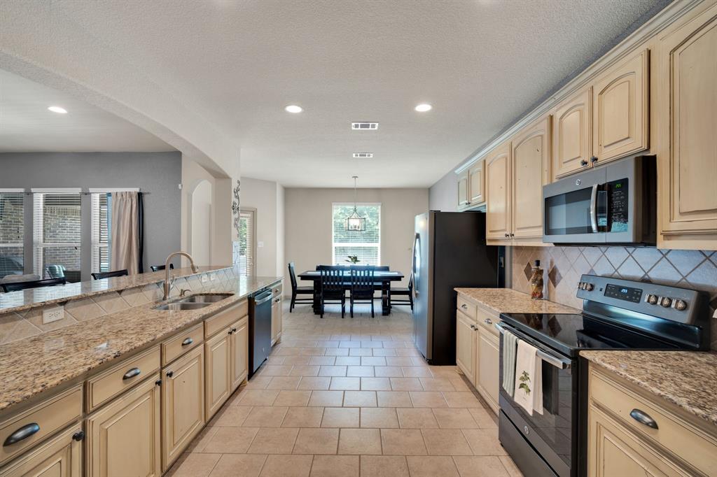 5009 Prosperity Row Midlothian, TX 76065 - Photo 8 of 34