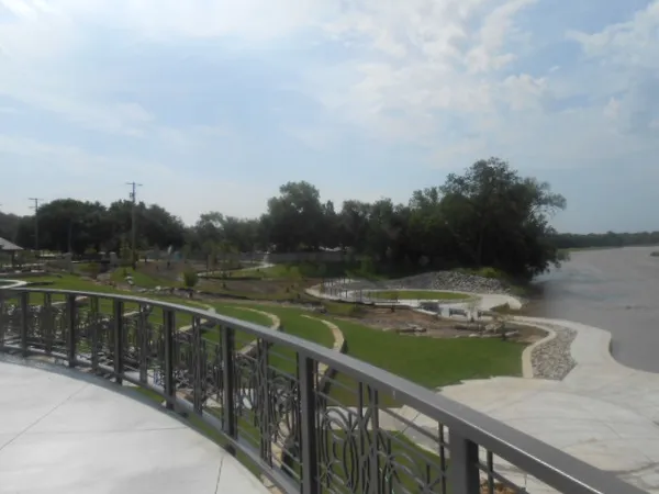 $1,000,000 | 355 West Washington, Derby, KS 67037