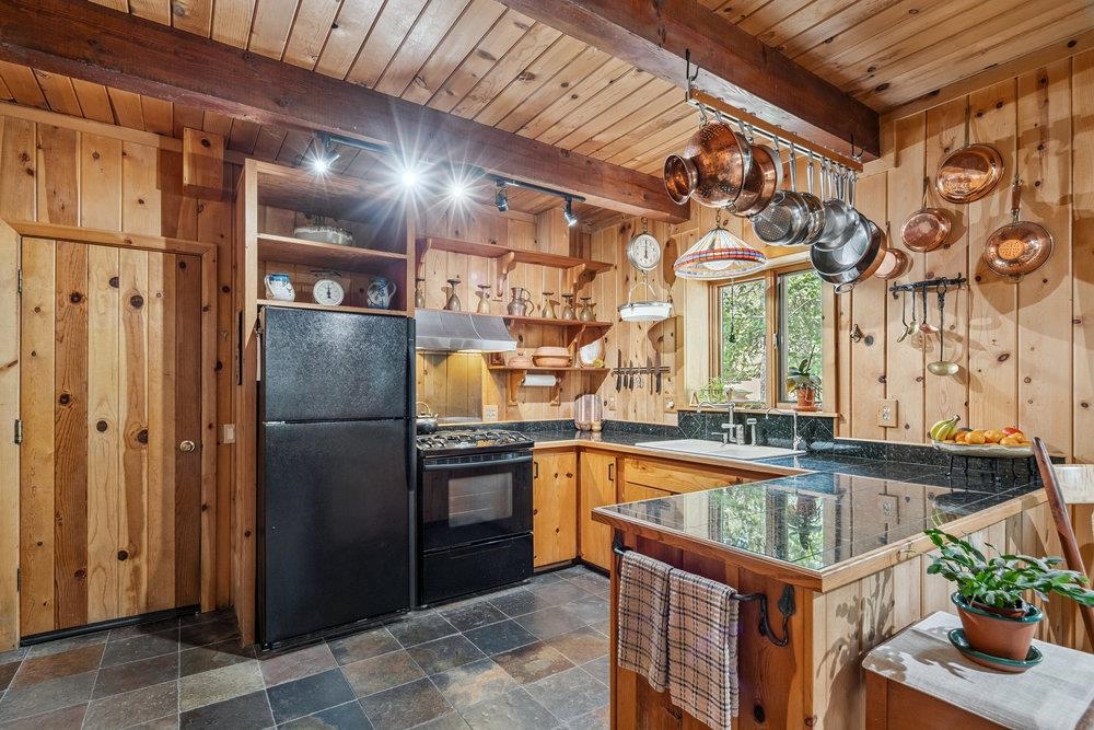 12115 Pine Forest Road Truckee, CA 96161 - Photo 8 of 28 Gallery Image 8
