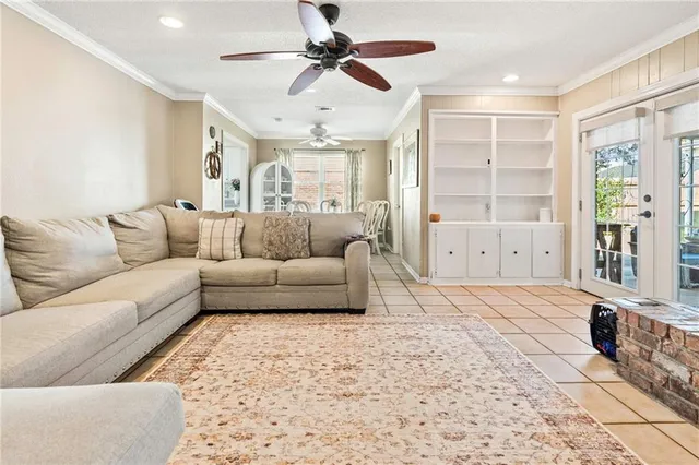 $2,300 | 2157 Leslie Street, Gretna, LA 70056