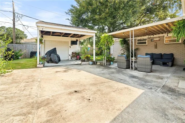 $2,300 | 2157 Leslie Street, Gretna, LA 70056