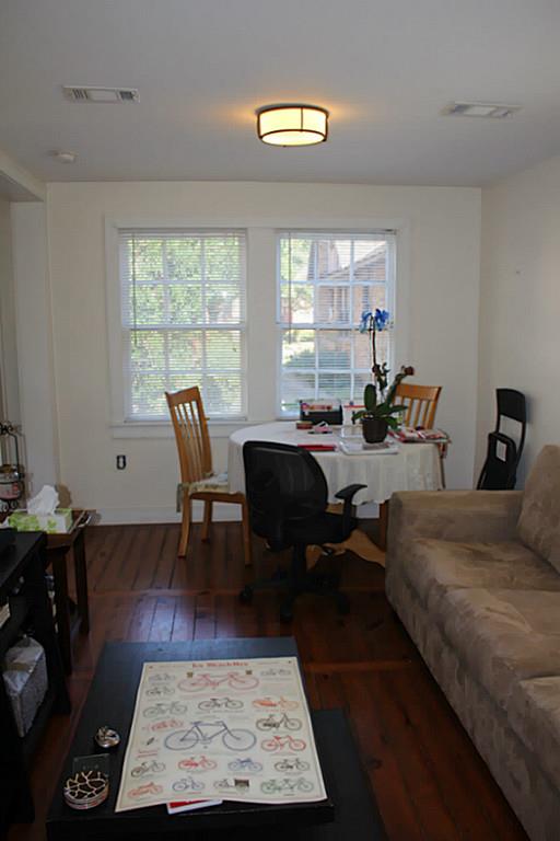 1609 1/2 Kipling Street Houston, TX 77006 - Photo 6 of 11 The living/dining combo.