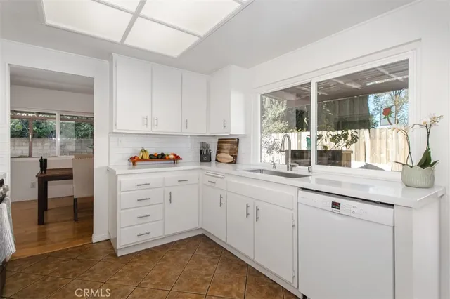 $969,000 | 832 West Ballina Court, Newbury Park, CA 91320